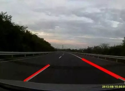 機(jī)器視覺(jué)檢測(cè)系統(tǒng)在車道線檢測(cè)與追蹤上的應(yīng)用-機(jī)器視覺(jué)_視覺(jué)檢測(cè)設(shè)備_3D視覺(jué)_缺陷檢測(cè)