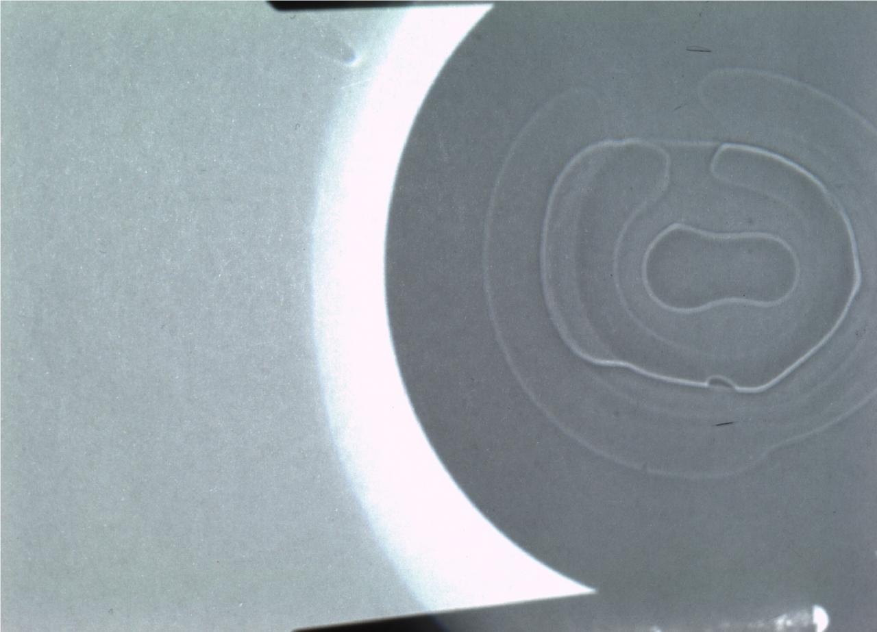 眼鏡片（瑕疵/劃傷/氣泡）深度學(xué)習(xí)視覺檢測(cè)系統(tǒng)-機(jī)器視覺_視覺檢測(cè)設(shè)備_3D視覺_缺陷檢測(cè)