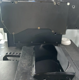 汽車模具外殼表面劃痕檢測(cè)方案-機(jī)器視覺_視覺檢測(cè)設(shè)備_3D視覺_缺陷檢測(cè)