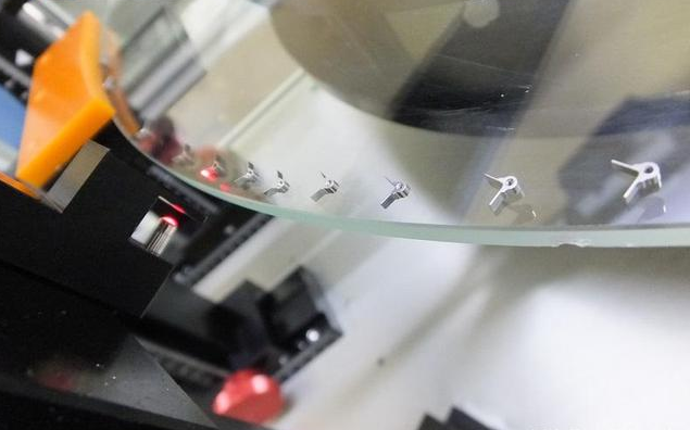 自動(dòng)化視覺檢測(cè)設(shè)備對(duì)微小零件的檢測(cè)方案-機(jī)器視覺_視覺檢測(cè)設(shè)備_3D視覺_缺陷檢測(cè)