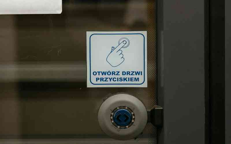 如何解決產(chǎn)品外觀檢測(cè)設(shè)備在高速生產(chǎn)線中的挑戰(zhàn)