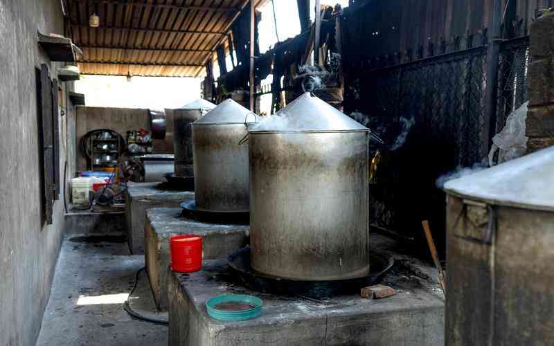 全自動(dòng)品檢機(jī)如何檢測(cè)表面缺陷和瑕疵