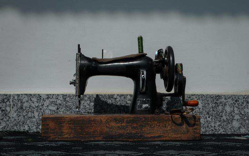 如何分析標(biāo)簽品檢機的歷史價格數(shù)據(jù)