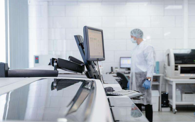 如何解決機(jī)器視覺系統(tǒng)在復(fù)雜環(huán)境下的應(yīng)用挑戰(zhàn)