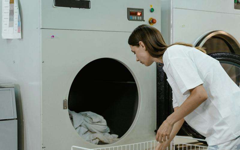 如何優(yōu)化機器視覺模型在復雜背景下的魯棒性