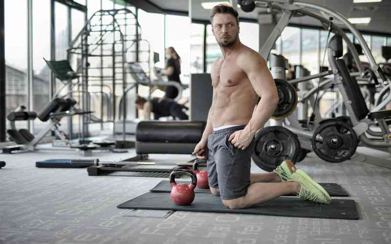 如何解決AI缺陷檢測(cè)設(shè)備在不同光照條件下的穩(wěn)定性問(wèn)題