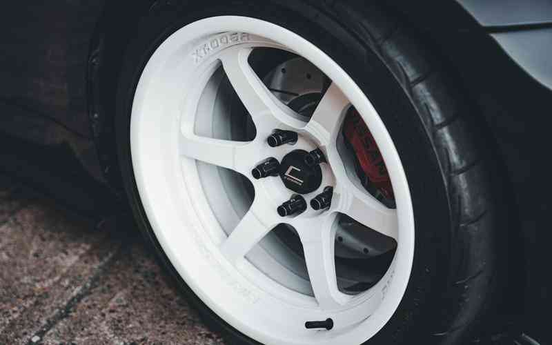 圖像缺陷檢測中的遷移學習與傳統(tǒng)機器學習方法的比較